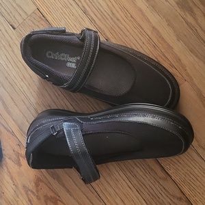 Orthofeet 877 Chickasaw Women's Casual Shoe Black Hook and Loop Size 6.5 D Wide